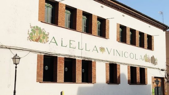 La propietat de l'immoble d'Alella Vinícola emet un comunicat per anunciar que posa l'edifici a la venda o lloguer