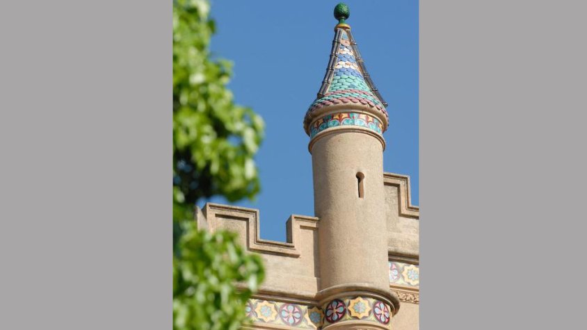 El Maresme fa promoció dels seus emblemes modernistes amb un catàleg que en recull diferents rutes