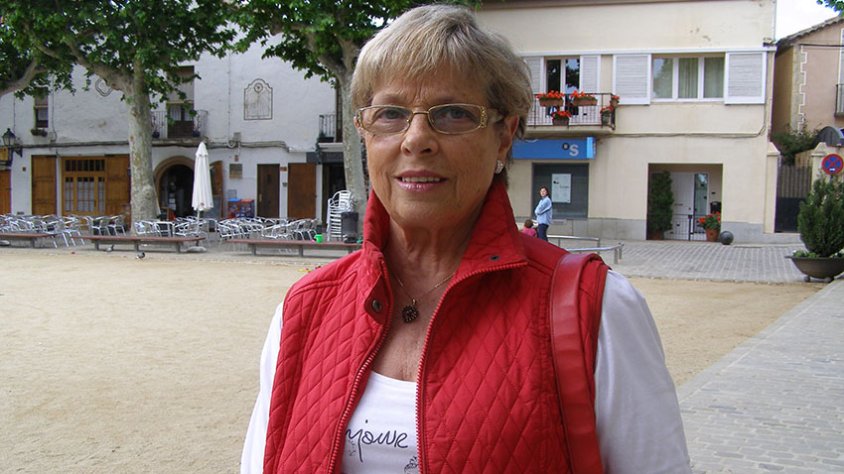 L'Anna Mari a la plaça de l'Ajuntament