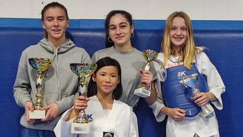 Les fèmines de l'equip Taekwondo Alella, grans triomfadores de la competició de dissabte passat