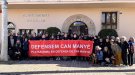 La Plataforma en Defensa de Can Manyé aplega un centenar de persones a la plaça de l'Ajuntament