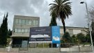 Un rètol anuncia una nova promoció immobiliària a la Crison