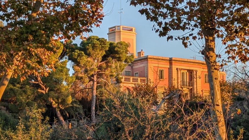 Reunió informativa sobre la consulta de la Miralda amb baixa assistència